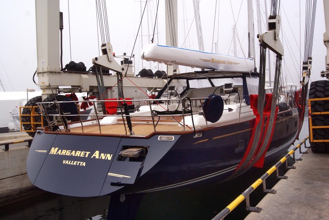 95ft superyacht Margaret Ann hitting the water 95ft superyacht Margaret Ann hitting the water