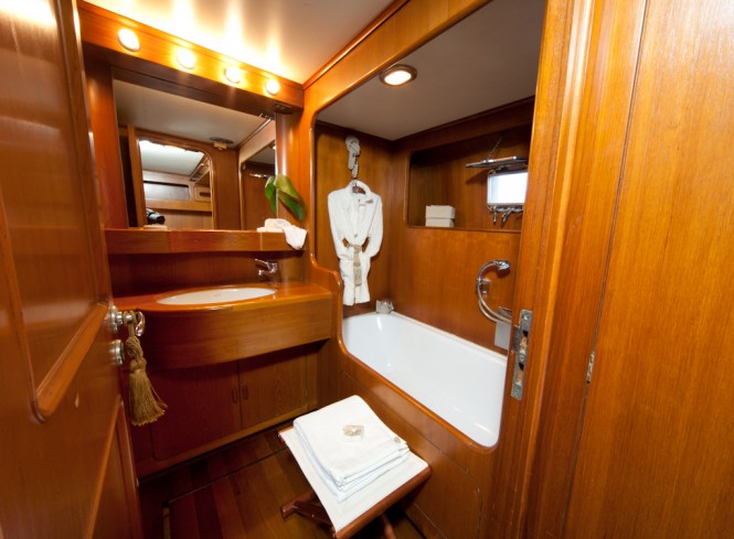 My Lotty yacht - Onwer's bathroom My Lotty yacht - Onwer's bathroom