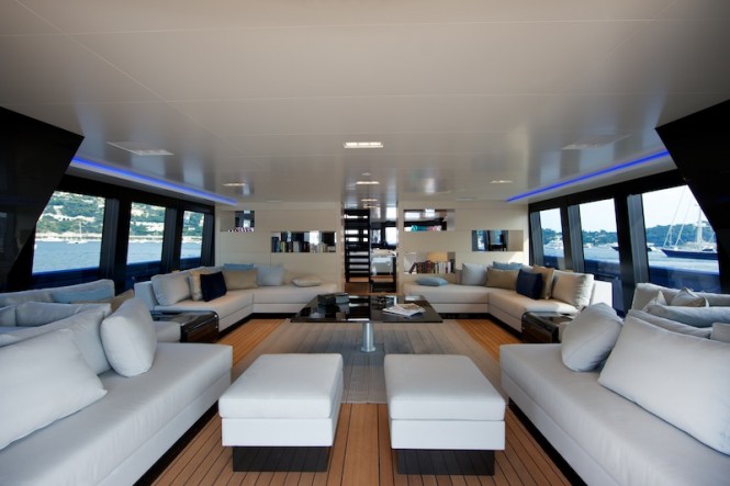 Sailing yacht Better Place - Interior by Wetzels Brown Partners - Photo Toni Meneguzzo Sailing yacht Better Place - Interior by Wetzels Brown Partners - Photo Toni Meneguzzo