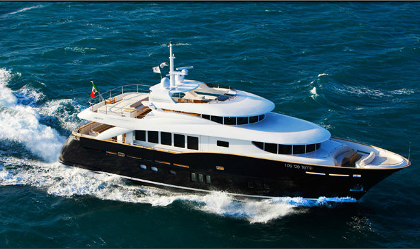 Video of Filippetti Yacht Navetta 26 crossing the Ocean to arrive in Australia