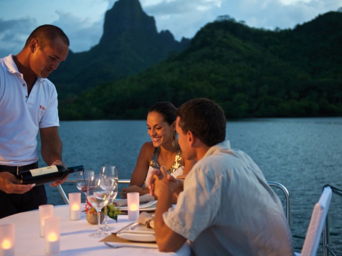 Dining on board of Miss Kulani charter yacht - Photo by Tim McKenna Photography© Dining on board of Miss Kulani charter yacht - Photo by Tim McKenna Photography©