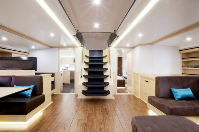 Hamilton yacht - saloon