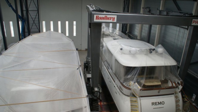 New Mulder 100-ton boatlift constructed by Roodberg Holland New Mulder 100-ton boatlift constructed by Roodberg Holland