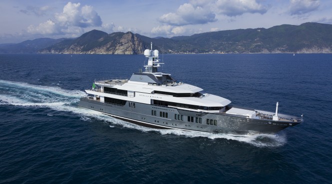 Signing of agreement related to integrated sustainability hosted by VSY mega yacht STELLA MARIS