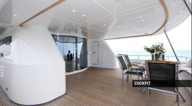 Aycer 110 Yacht - Cockpit Aycer 110 Yacht - Cockpit