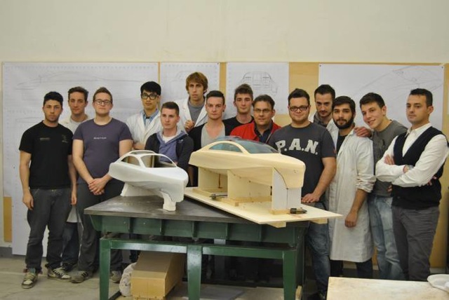 Silver Arrows’ GRANTURISMO yacht concept – first boat to be used as subject for trainee model-makers at CEMI