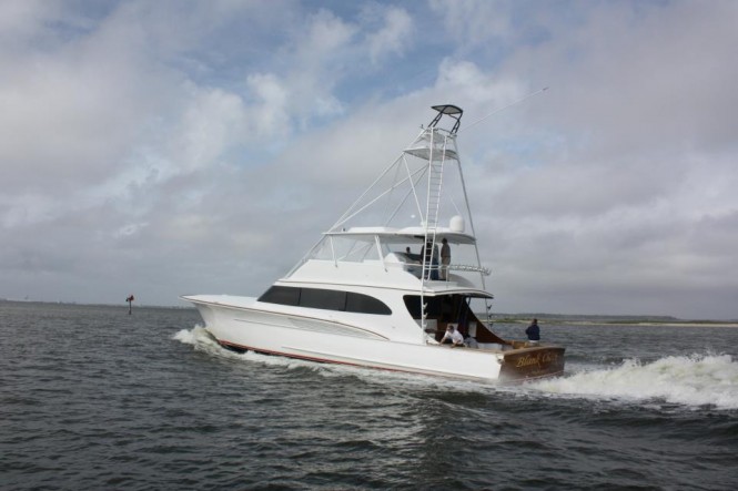 Luxury yacht Blank Check under sea trial Luxury yacht Blank Check under sea trial