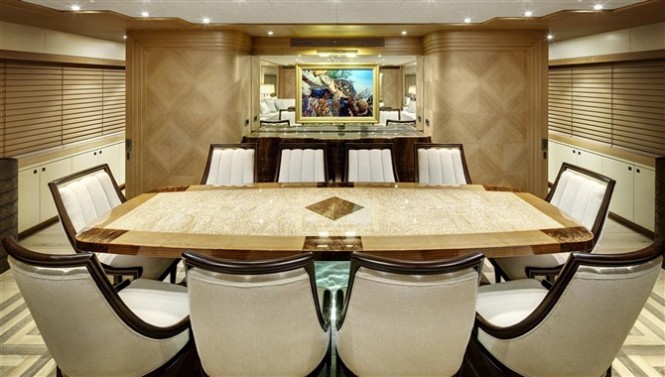 Luxury yacht Loretta Anne - Dining Luxury yacht Loretta Anne - Dining