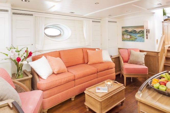 Sailing Yacht Pumula - lower salon - Photo by Cory Silken Sailing Yacht Pumula - lower salon - Photo by Cory Silken