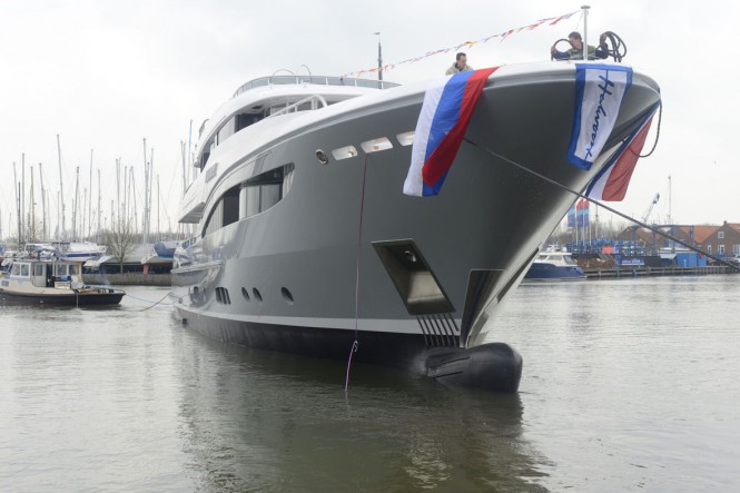 Delivery of 40m Hakvoort motor yacht APOSTROPHE (YN247)