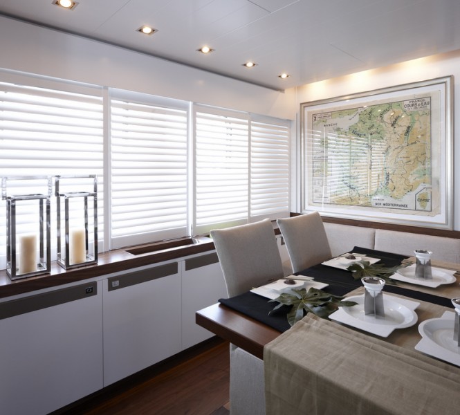 Livia Yacht - Dining Livia Yacht - Dining
