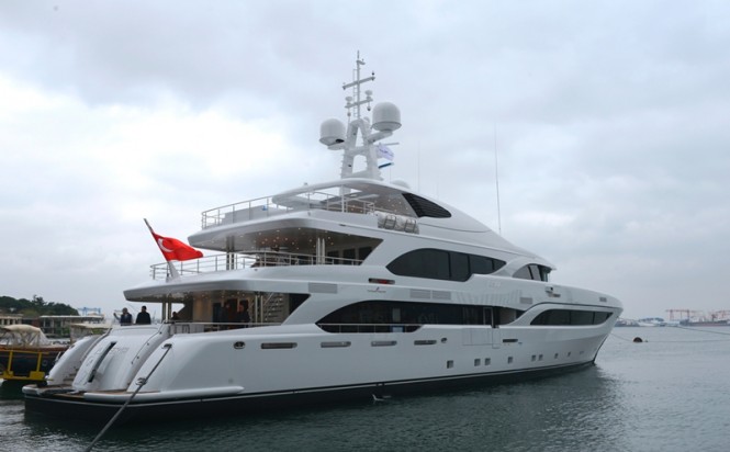 Luxury yacht Ileria - aft view Luxury yacht Ileria - aft view