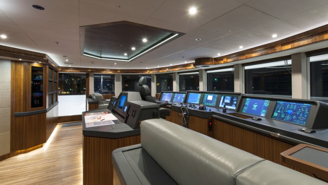 Motor yacht Quattroelle - Wheelhouse Photo by Klaus Jordan Motor yacht Quattroelle - Wheelhouse Photo by Klaus Jordan