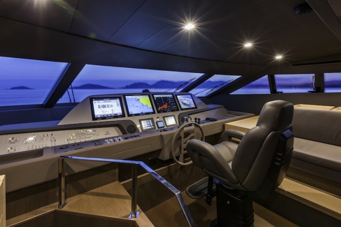 Superyacht F960 - pilot house Superyacht F960 - pilot house