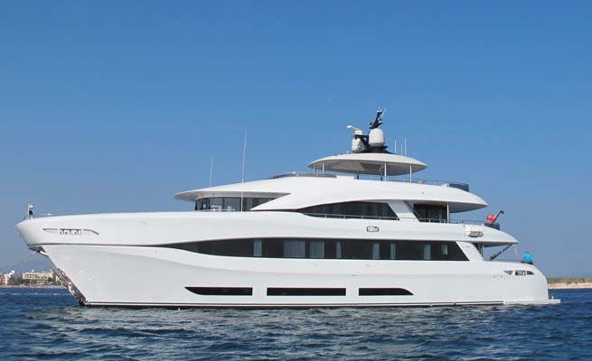 Delivery of 34m Curvelle Yacht QUARANTA
