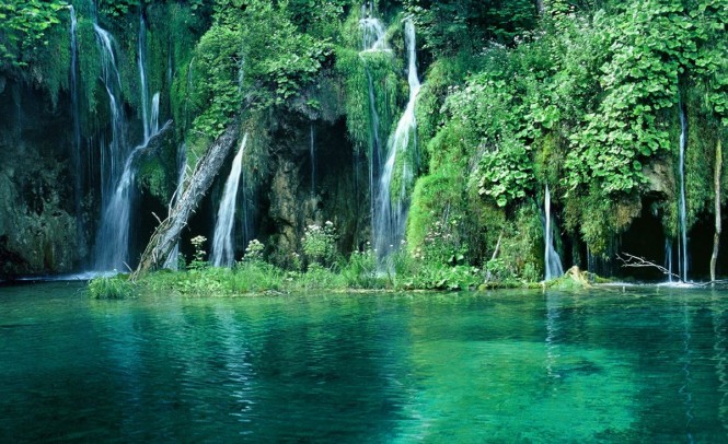 Beutiful waterfalls to discover on your next Croatia yacht charter vacation Beutiful waterfalls to discover on your next Croatia yacht charter vacation