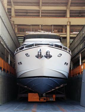 New Horizon E73 Skylounge Yacht to be delivered in August