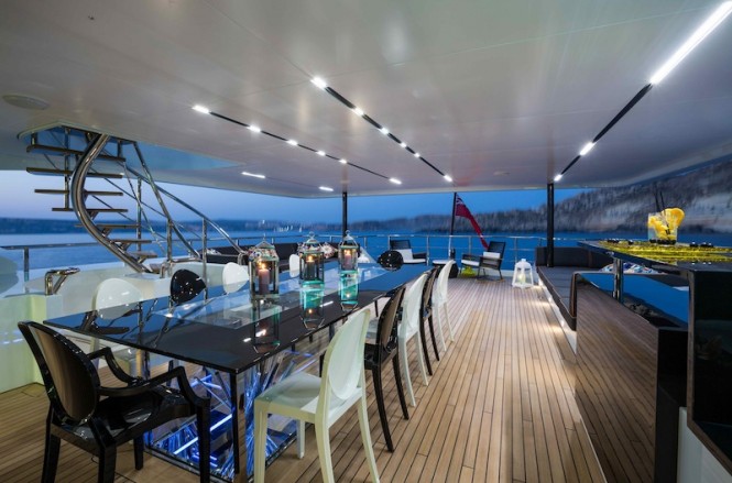 Luxury superyacht Ocean Paradise - Al Fresco Dining Luxury superyacht Ocean Paradise - Al Fresco Dining