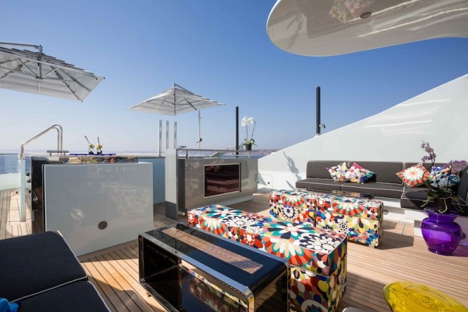 Luxury yacht Ocean Paradise - Sun deck relaxation area Luxury yacht Ocean Paradise - Sun deck relaxation area