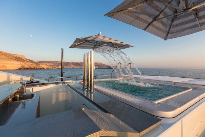Luxury yacht Ocean Paradise - sun deck Luxury yacht Ocean Paradise - sun deck