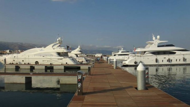 Luxury yachts anchored at Marina del Gargano Luxury yachts anchored at Marina del Gargano