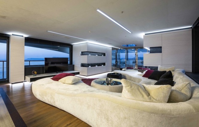 Ocean Paradise superyacht - Main saloon Ocean Paradise superyacht - Main saloon