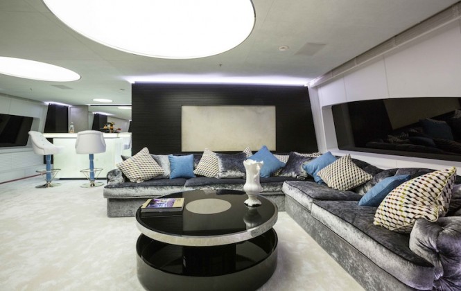 Ocean Paradise yacht - sky lounge Ocean Paradise yacht - sky lounge