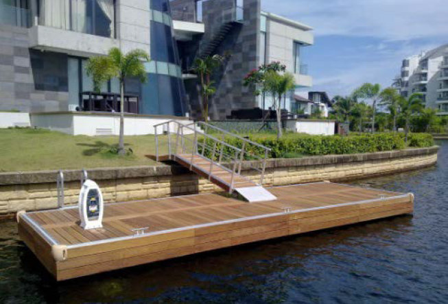 Poralu Marine's private pontoon