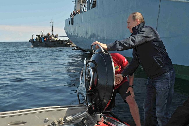 Russian President investigates wreck in C-Explorer 5 mini-submarine by U-Boat Worx