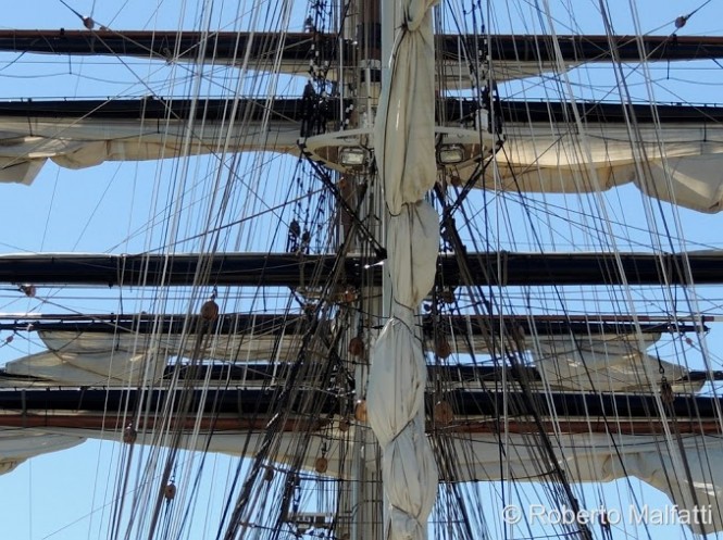 STAD AMSTERDAM clipper yacht - sails - Photo by Roberto Malfatti STAD AMSTERDAM clipper yacht - sails - Photo by Roberto Malfatti