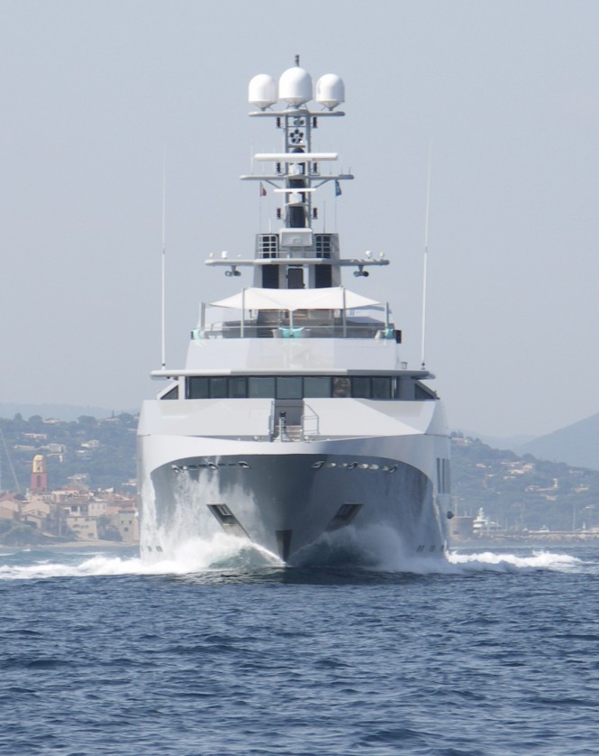 Skat Yacht underway Skat Yacht underway