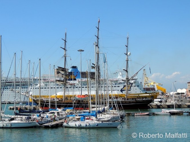 Stad Amsterdam in the port of Livorno - Photo by Roberto Malfatti Stad Amsterdam in the port of Livorno - Photo by Roberto Malfatti