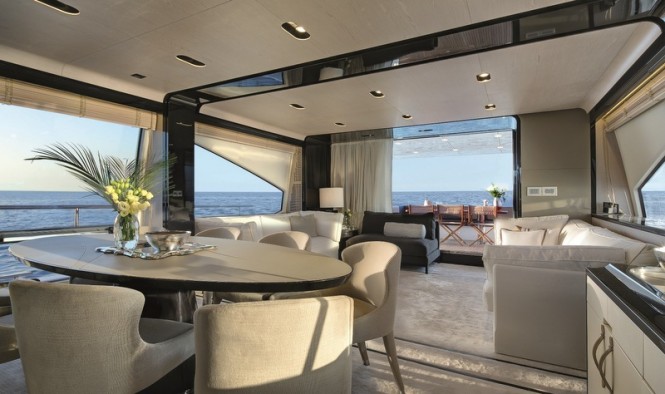 Superyacht Azimut 80 - Saloon Superyacht Azimut 80 - Saloon