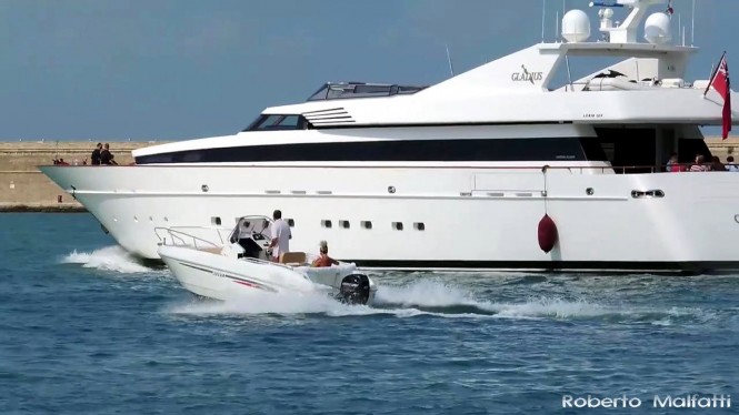 Video of motor yacht GLADIUS leaving port of Livorno in Italy