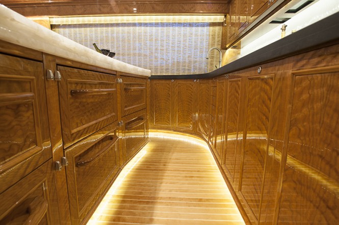 Jarrett Bay Wins Prestigious Woodworking Award for work on 77ft BLANK CHECK yacht