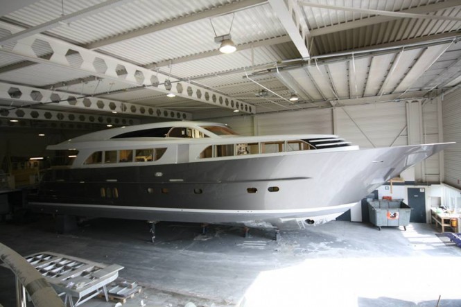Continental III 26.00 Raised Pilothouse Yacht