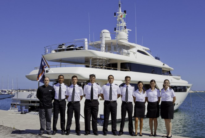Lady Genyr Yacht with her crew