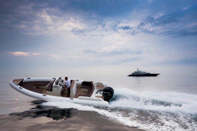 New Hunton 830 superyacht tender to be previewed at Cannes Boat Show 2013