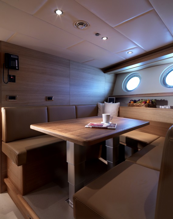 Sofia Yacht - Dining Sofia Yacht - Dining