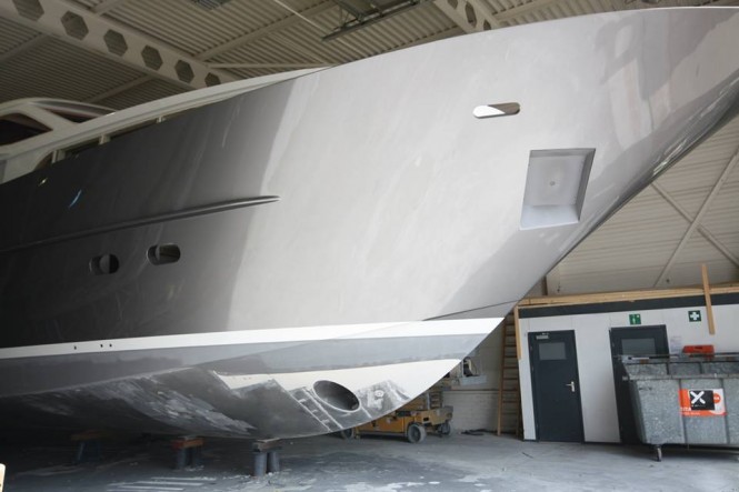 Superyacht Continental III 26.00 Raised Pilothouse coated Alexseal Stardust Grey