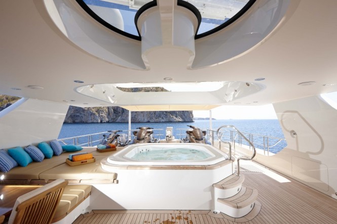 Superyacht Sofia - Sundeck Superyacht Sofia - Sundeck