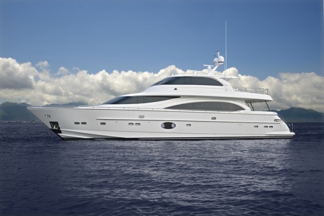 Horizon E88 superyacht