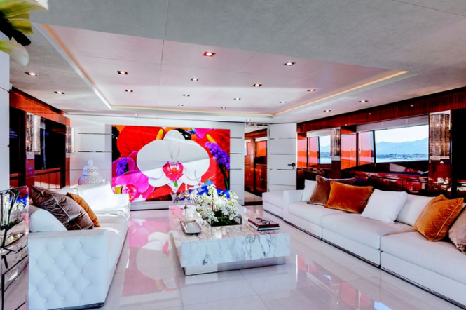 Luxurious motor yacht NAMELESS Luxurious motor yacht NAMELESS