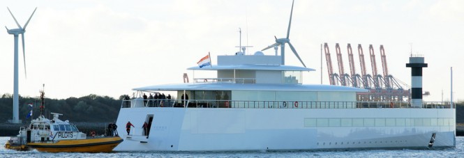 Luxury superyacht VENUS - aft view Luxury superyacht VENUS - aft view