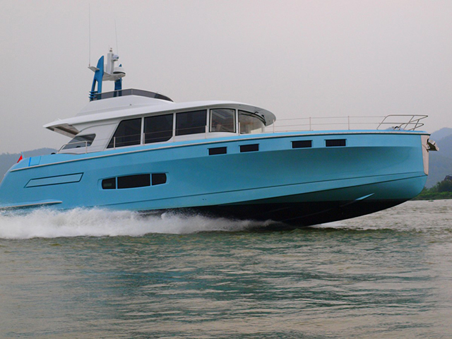 NEVER ON SUNDAY Yacht at full speed NEVER ON SUNDAY Yacht at full speed