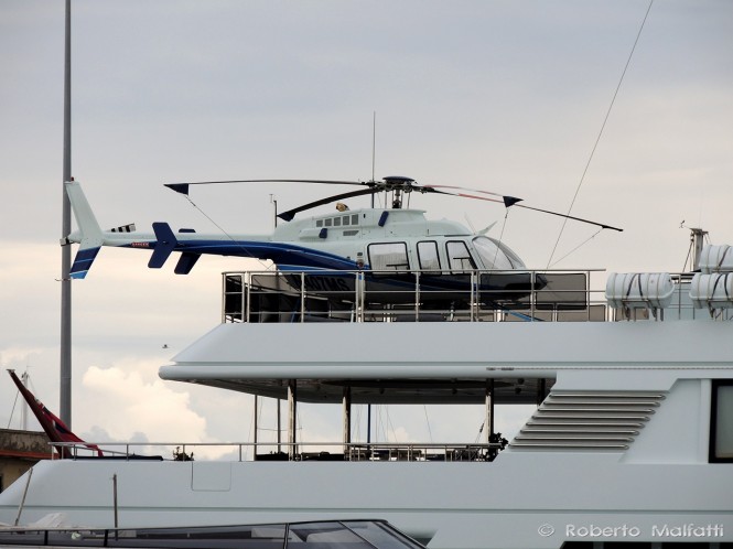 SAMAR Yacht - Helipad and helicopter - Photo by Roberto Malfatti SAMAR Yacht - Helipad and helicopter - Photo by Roberto Malfatti