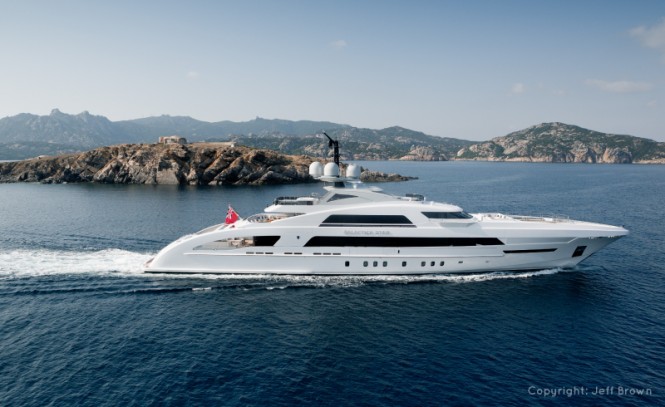 Heesen Yacht GALACTICA STAR receives 2013 MYS/Baccarat “Prix Du Design”