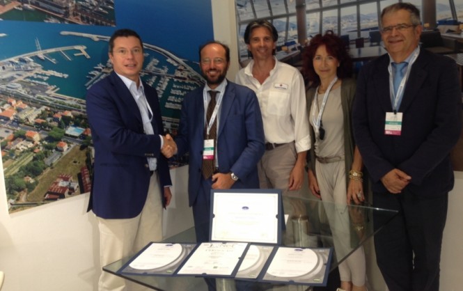 Italy’s Marina di Loano receives the Certificate of Excellence Plaque
