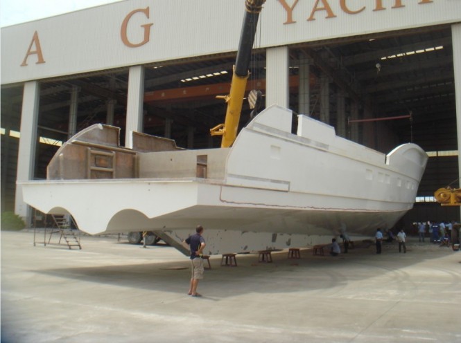 Hull of King Baby Yacht - aft view Hull of King Baby Yacht - aft view