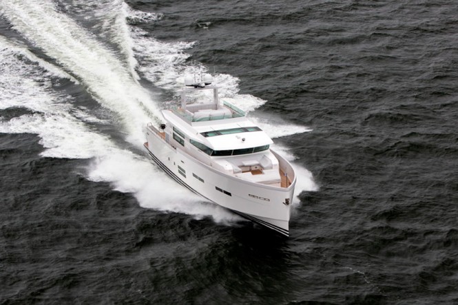 Luxury yacht 88 IPS - front view Luxury yacht 88 IPS - front view